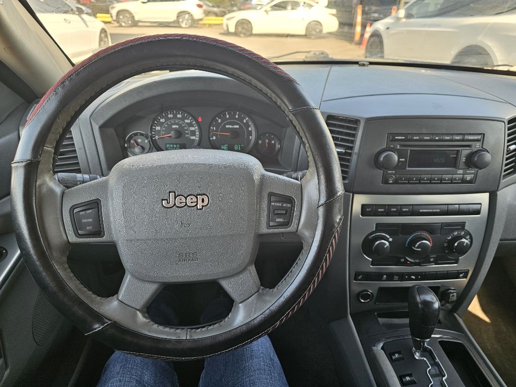 Photo 14 of this JEEP GRAND CHEROKEE