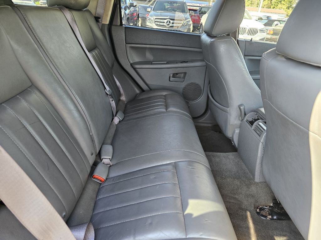 Photo 25 of this JEEP GRAND CHEROKEE