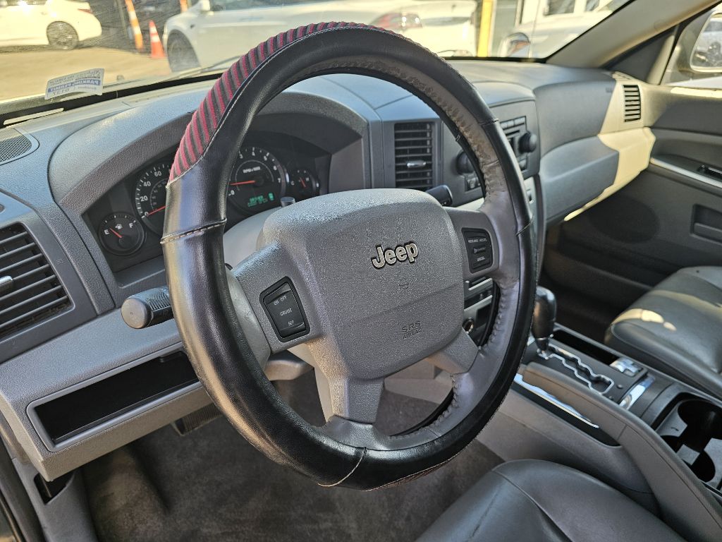 Photo 10 of this JEEP GRAND CHEROKEE