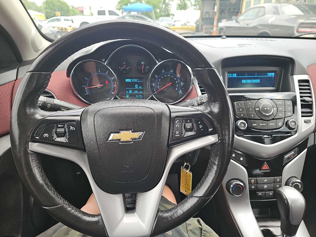 Photo 31 of this CHEVROLET CRUZE 1LT