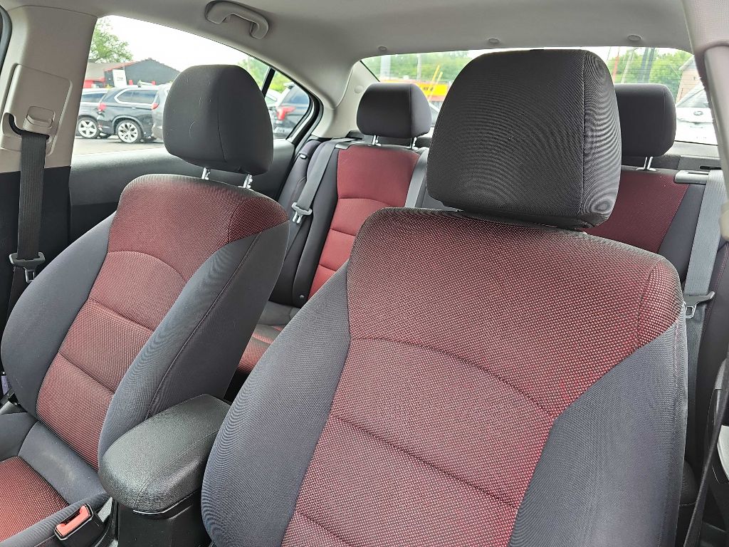 Photo 26 of this CHEVROLET CRUZE 1LT