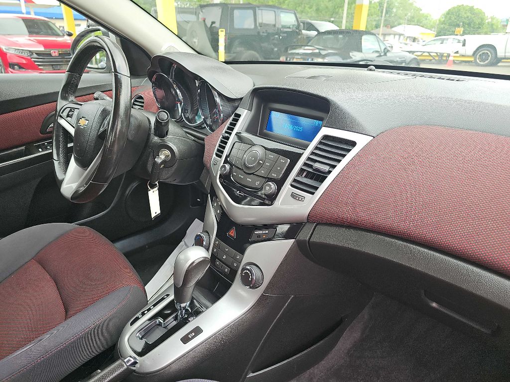 Photo 52 of this CHEVROLET CRUZE 1LT