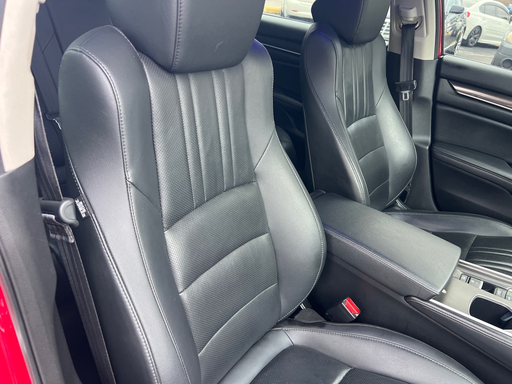Photo 37 of this HONDA ACCORD SPORT
