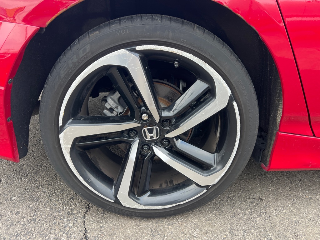 Photo 39 of this HONDA ACCORD SPORT