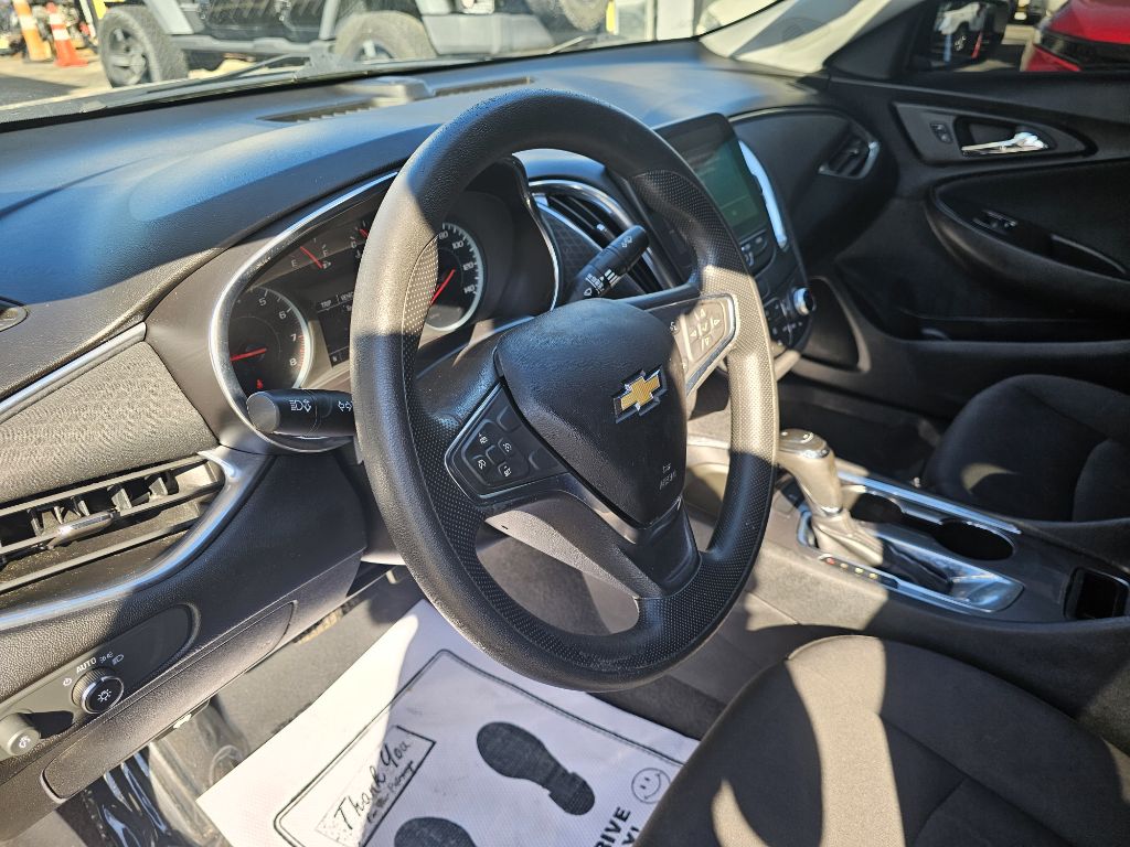 Photo 10 of this CHEVROLET MALIBU LT