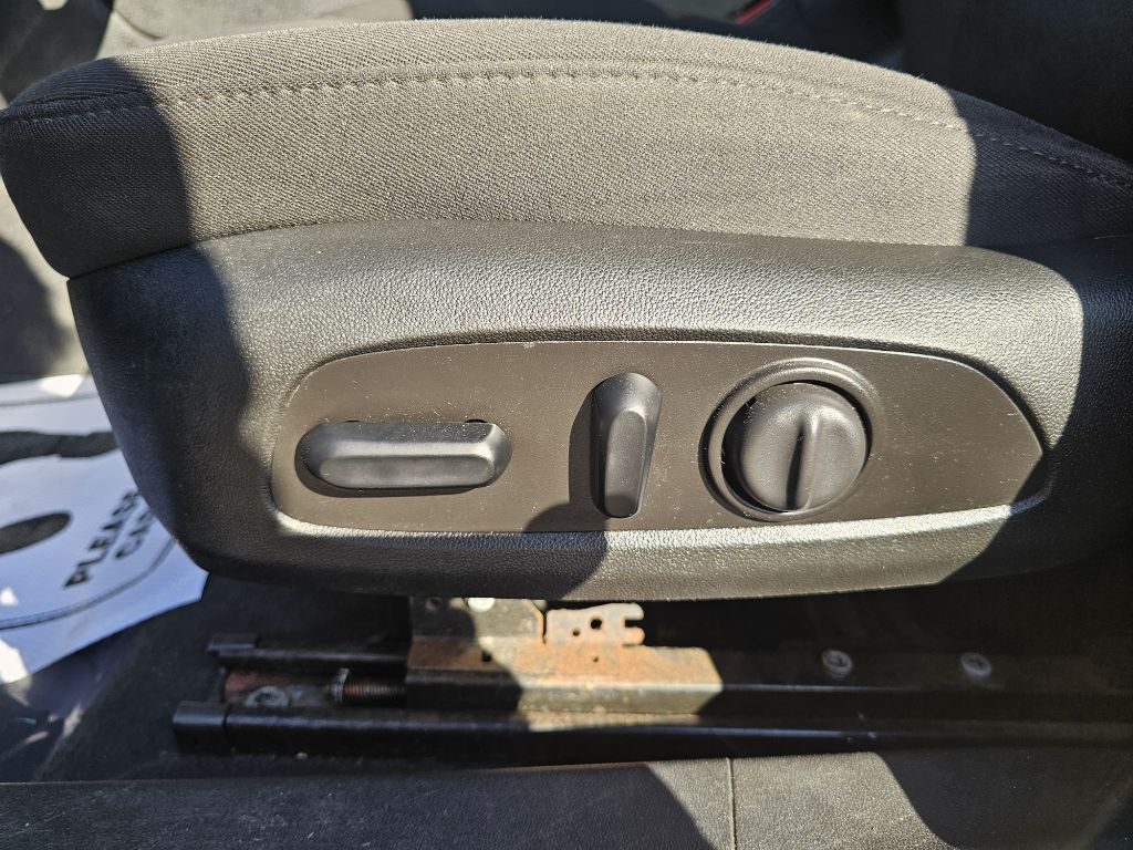 Photo 13 of this CHEVROLET MALIBU LT