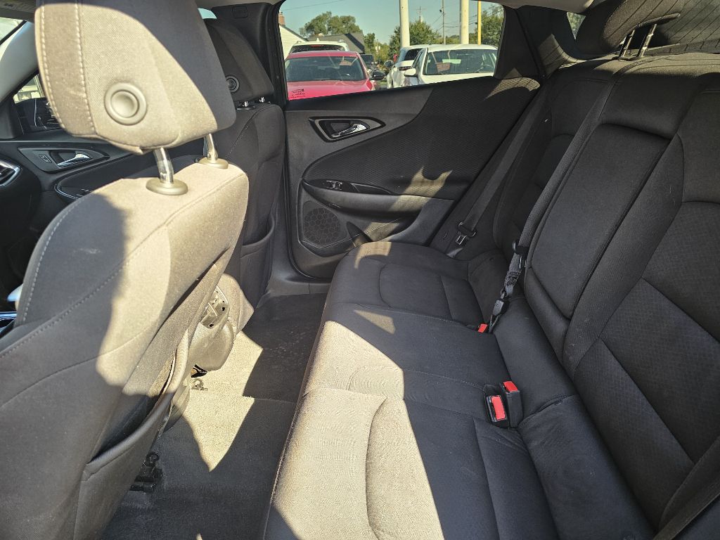 Photo 23 of this CHEVROLET MALIBU LT