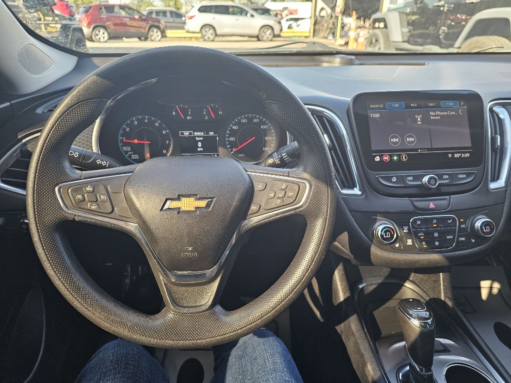 Photo 14 of this CHEVROLET MALIBU LT