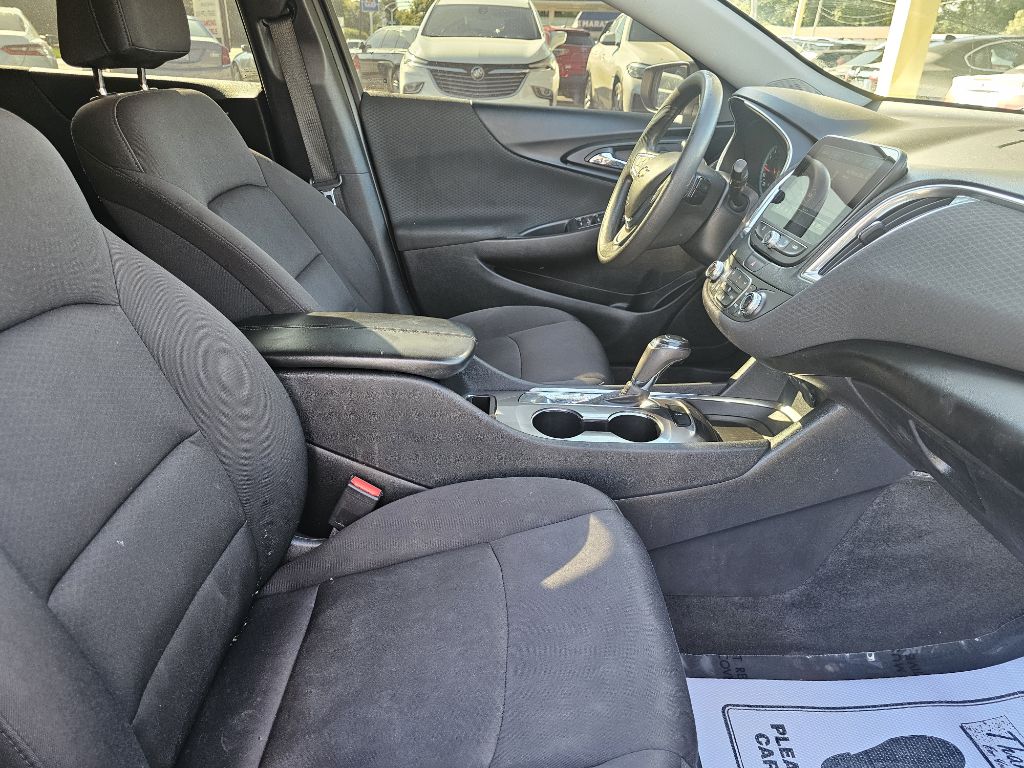 Photo 31 of this CHEVROLET MALIBU LT
