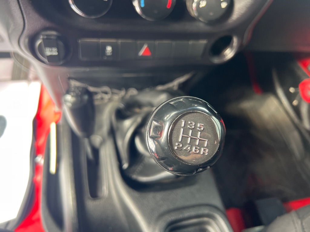 Photo 29 of this JEEP WRANGLER SPORT