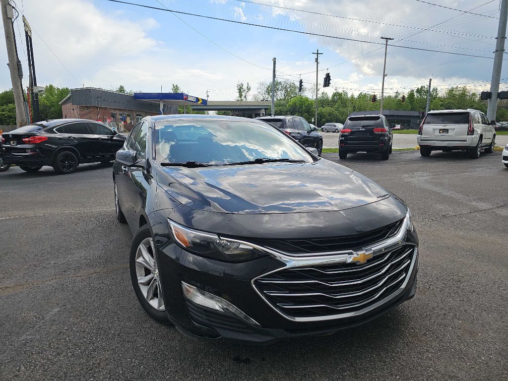 Photo 4 of this CHEVROLET MALIBU