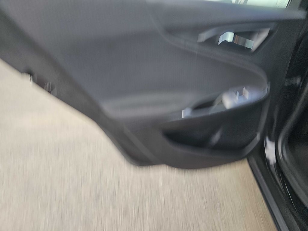 Photo 36 of this CHEVROLET MALIBU