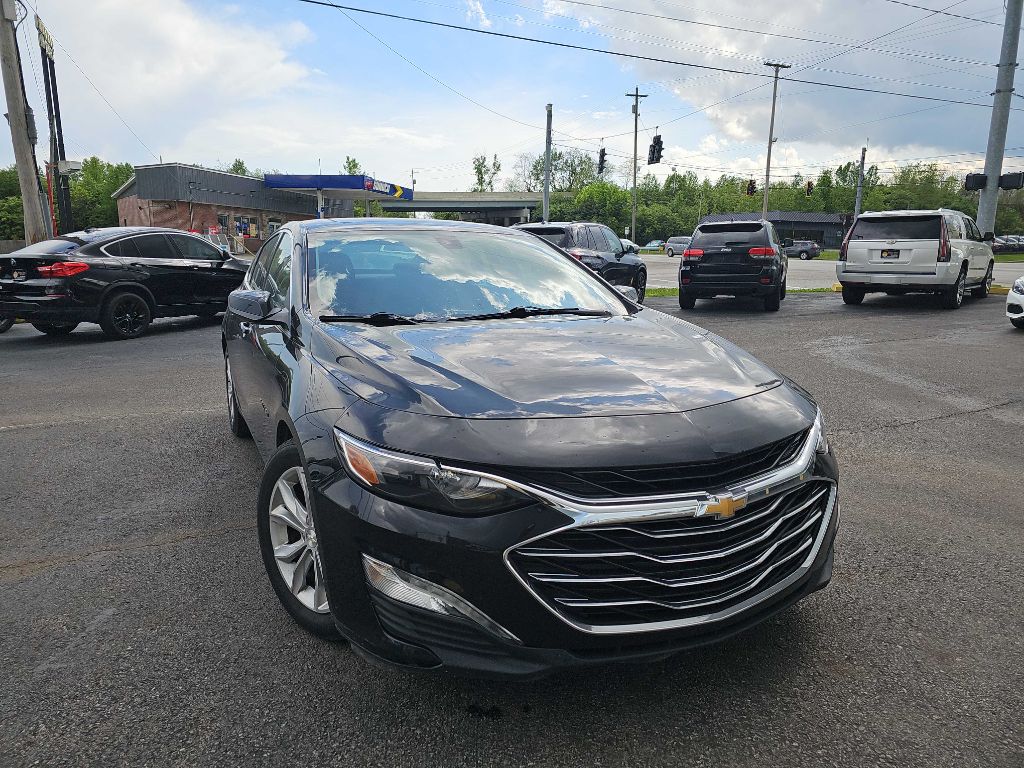 Photo 2 of this CHEVROLET MALIBU