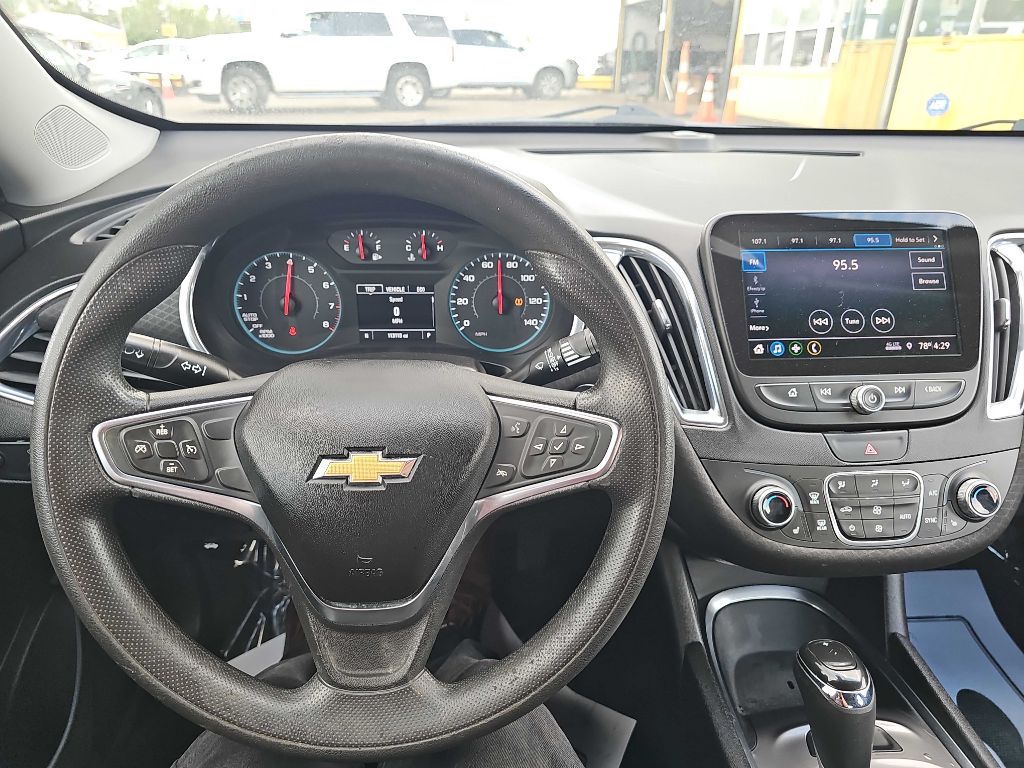 Photo 25 of this CHEVROLET MALIBU