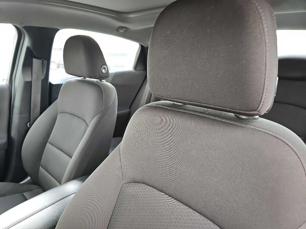 Photo 23 of this CHEVROLET MALIBU
