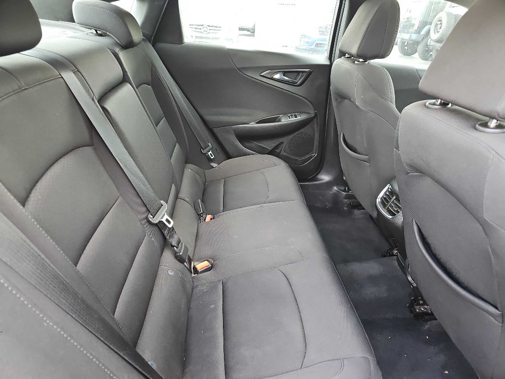 Photo 37 of this CHEVROLET MALIBU