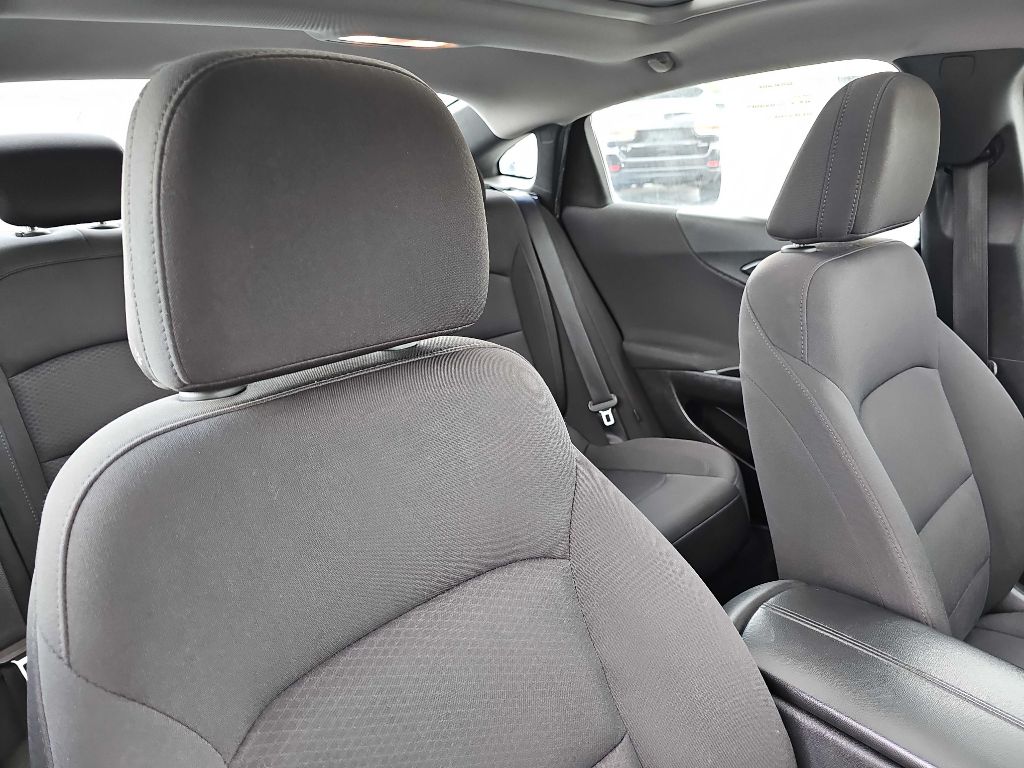 Photo 40 of this CHEVROLET MALIBU