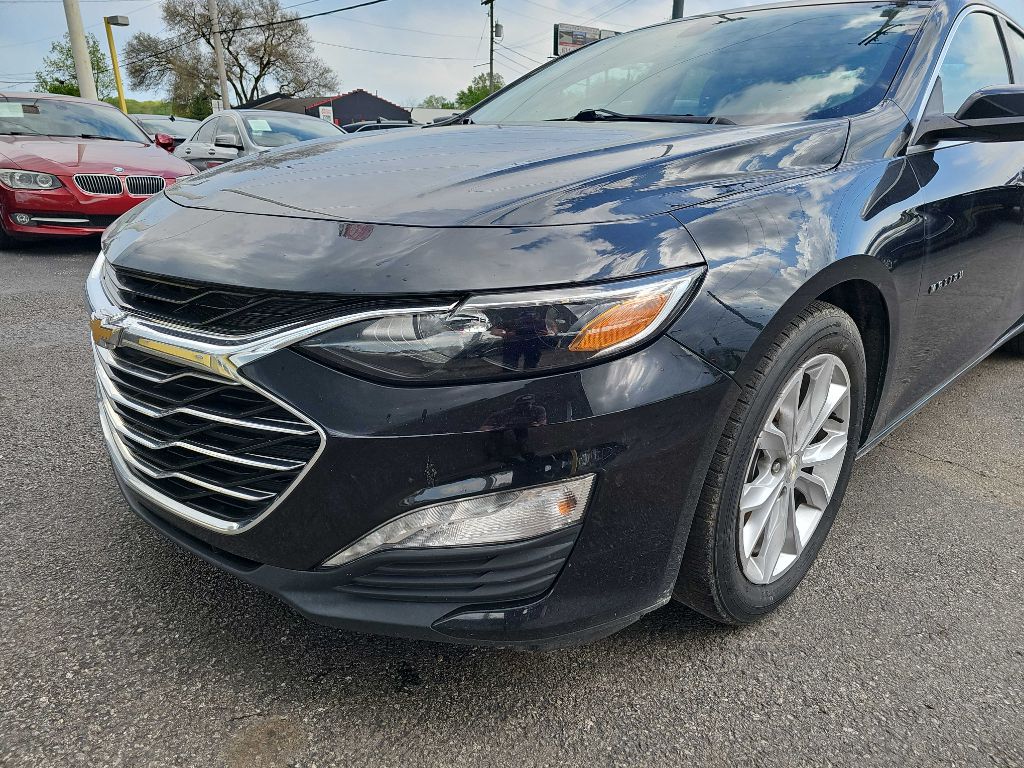 Photo 9 of this CHEVROLET MALIBU