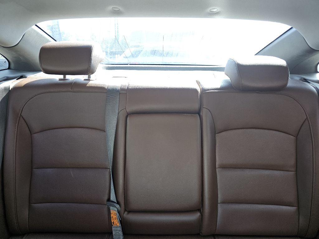 Photo 18 of this CHEVROLET MALIBU PREMIER