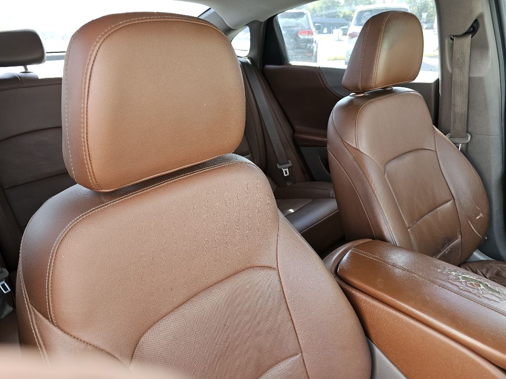 Photo 38 of this CHEVROLET MALIBU PREMIER