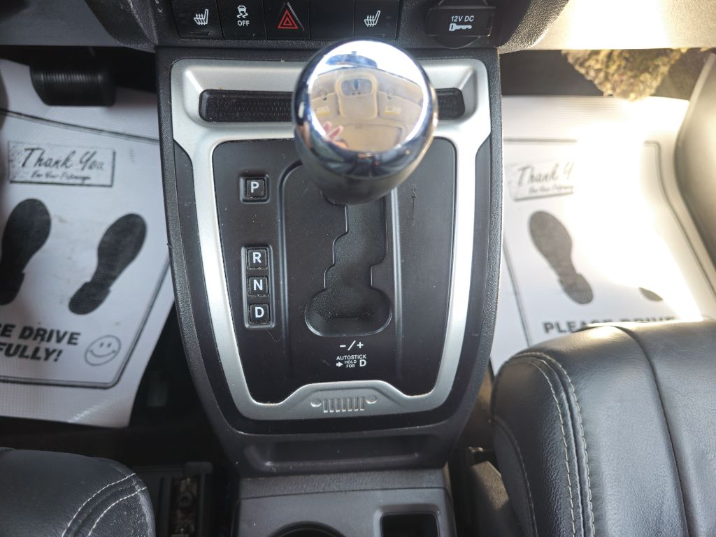 Photo 35 of this JEEP COMPASS
