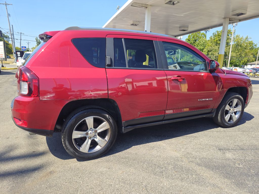 Photo 17 of this JEEP COMPASS