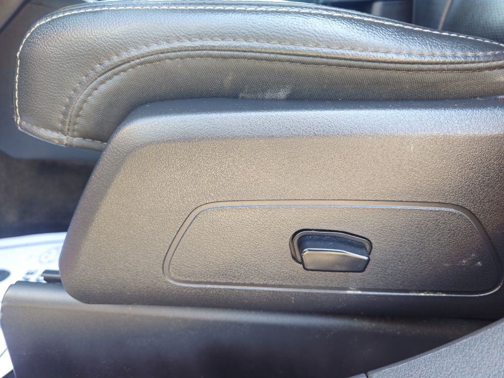 Photo 29 of this JEEP COMPASS