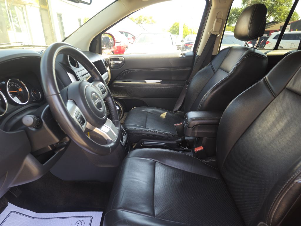 Photo 24 of this JEEP COMPASS