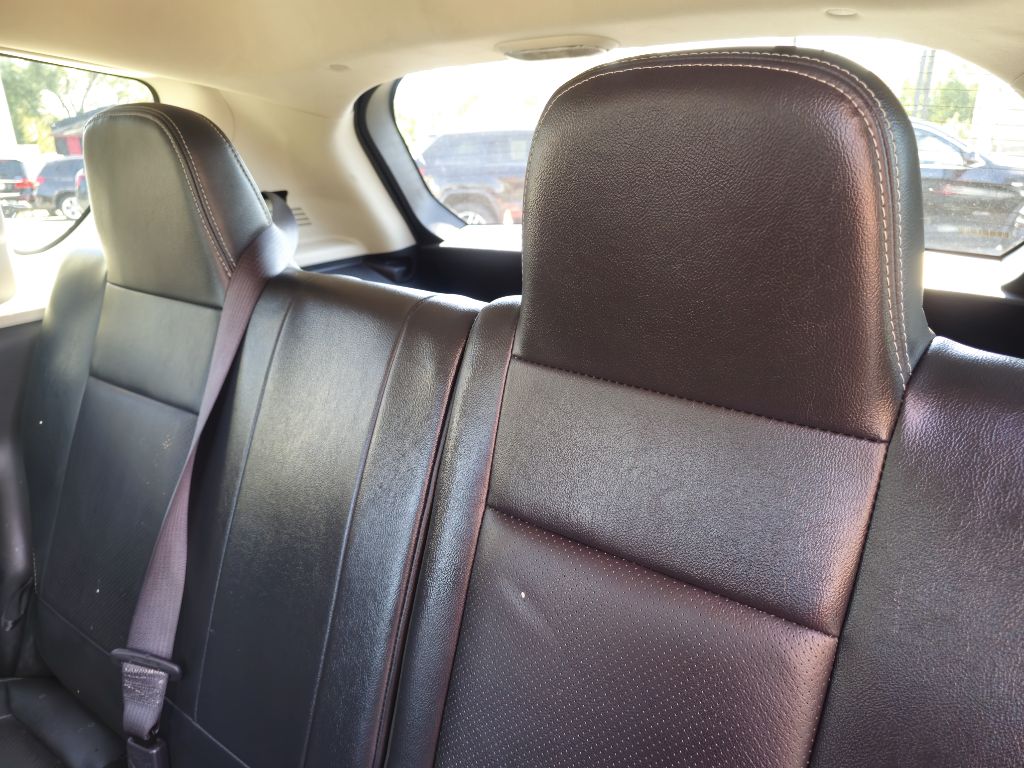 Photo 39 of this JEEP COMPASS