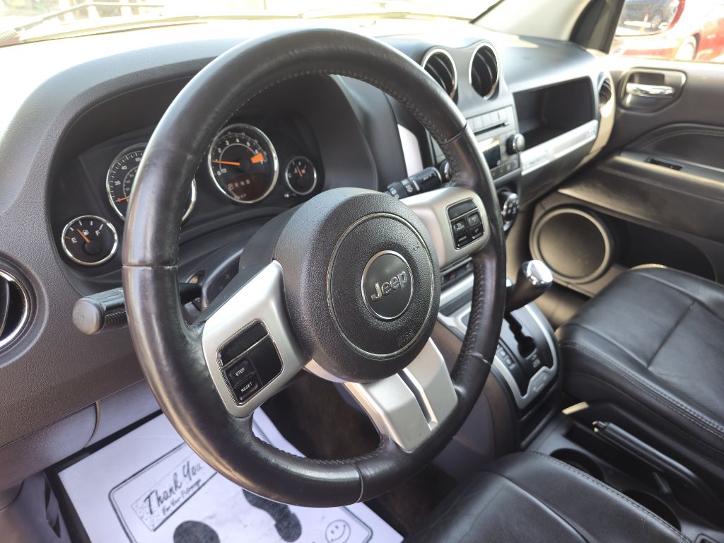 Photo 25 of this JEEP COMPASS
