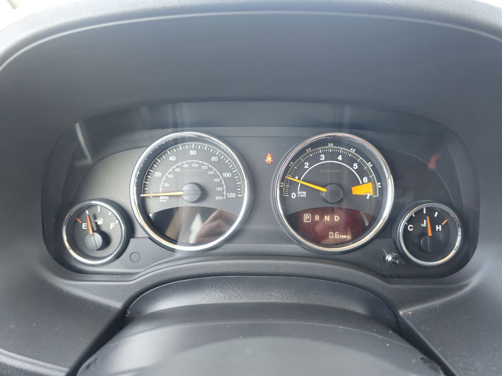 Photo 37 of this JEEP COMPASS