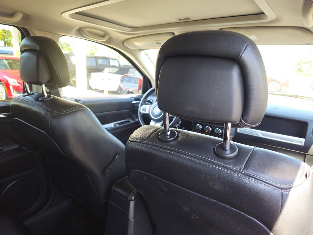 Photo 47 of this JEEP COMPASS