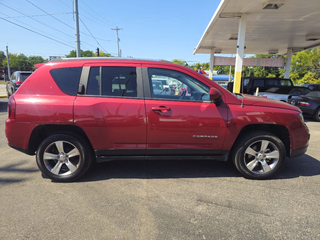 Photo 18 of this JEEP COMPASS