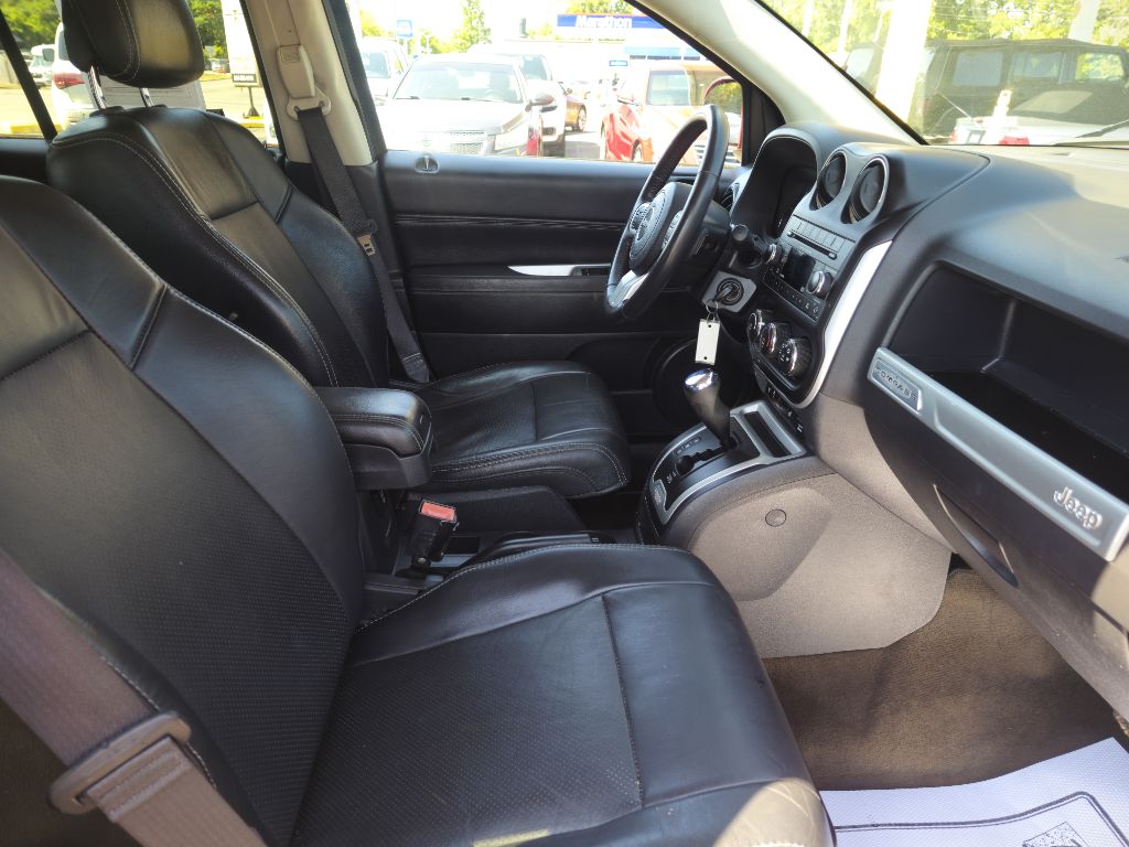 Photo 49 of this JEEP COMPASS