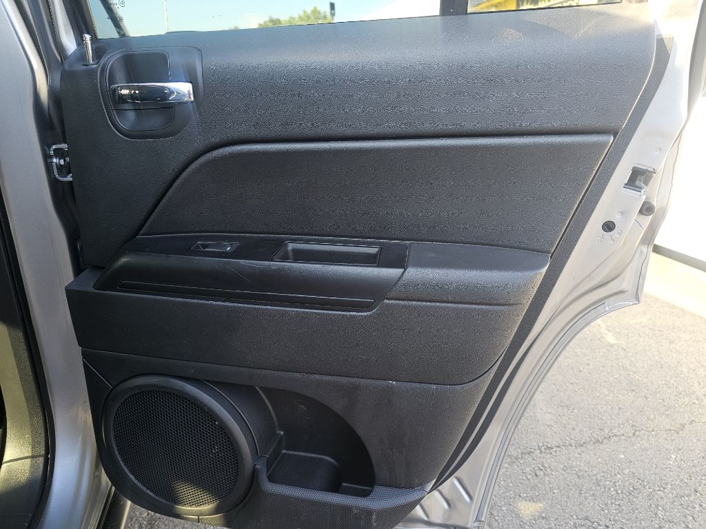 Photo 34 of this JEEP PATRIOT