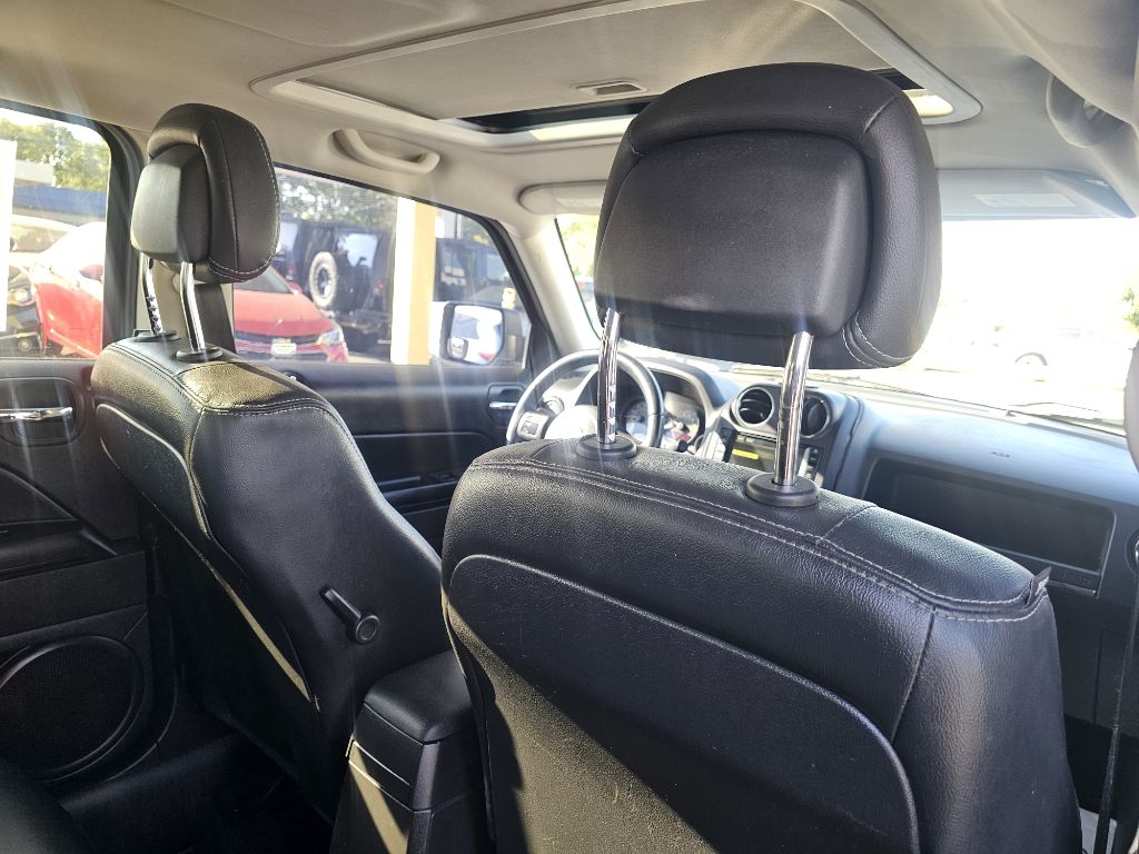 Photo 32 of this JEEP PATRIOT