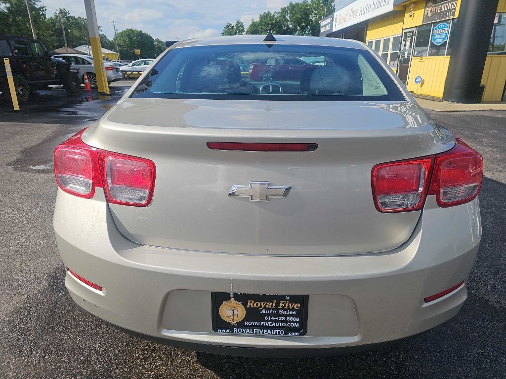 Photo 14 of this CHEVROLET MALIBU LS