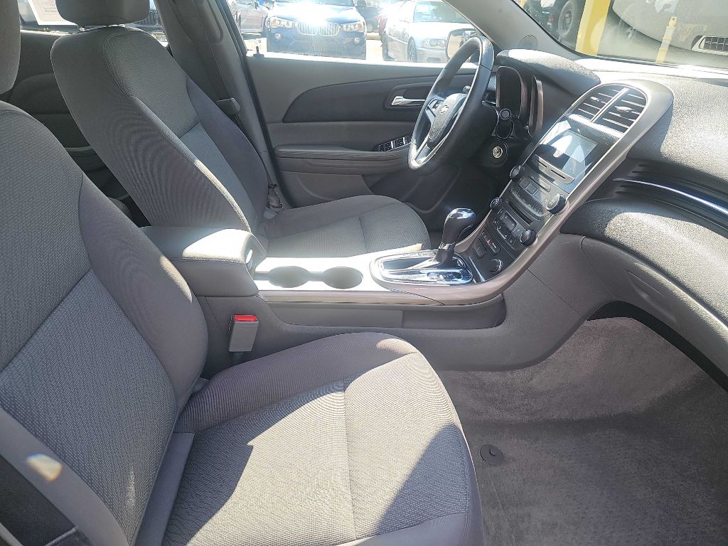 Photo 35 of this CHEVROLET MALIBU LS