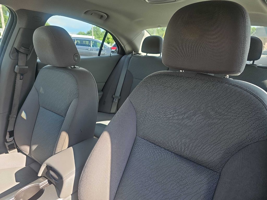 Photo 21 of this CHEVROLET MALIBU LS
