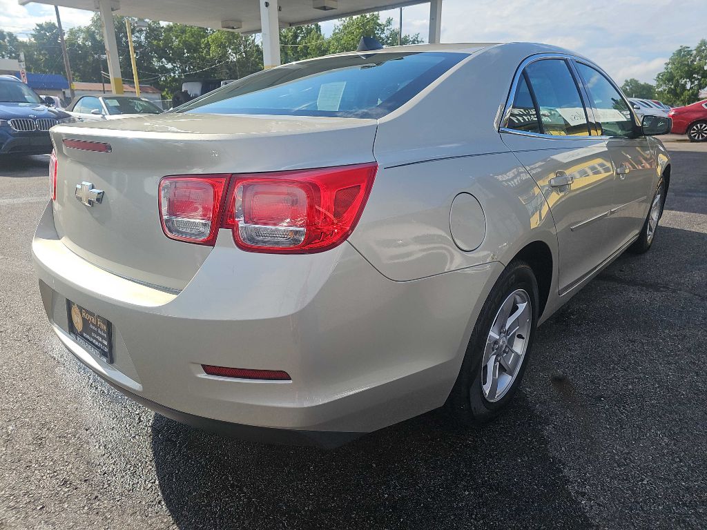 Photo 16 of this CHEVROLET MALIBU LS