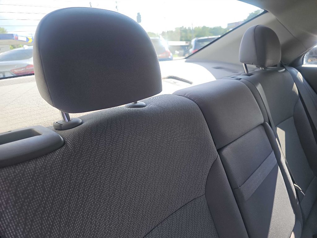 Photo 31 of this CHEVROLET MALIBU LS