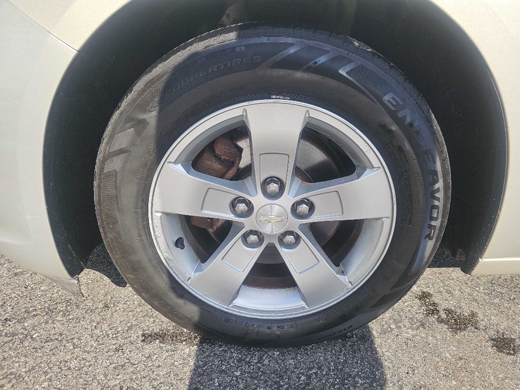 Photo 23 of this CHEVROLET MALIBU LS