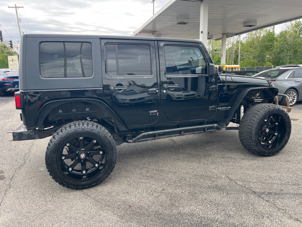 Photo 18 of this JEEP WRANGLER UNLIMI