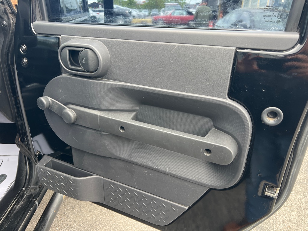 Photo 35 of this JEEP WRANGLER UNLIMI