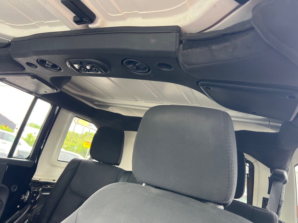 Photo 31 of this JEEP WRANGLER UNLIMI