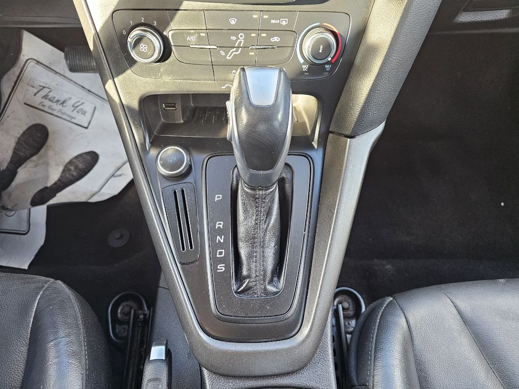 Photo 30 of this FORD FOCUS SE