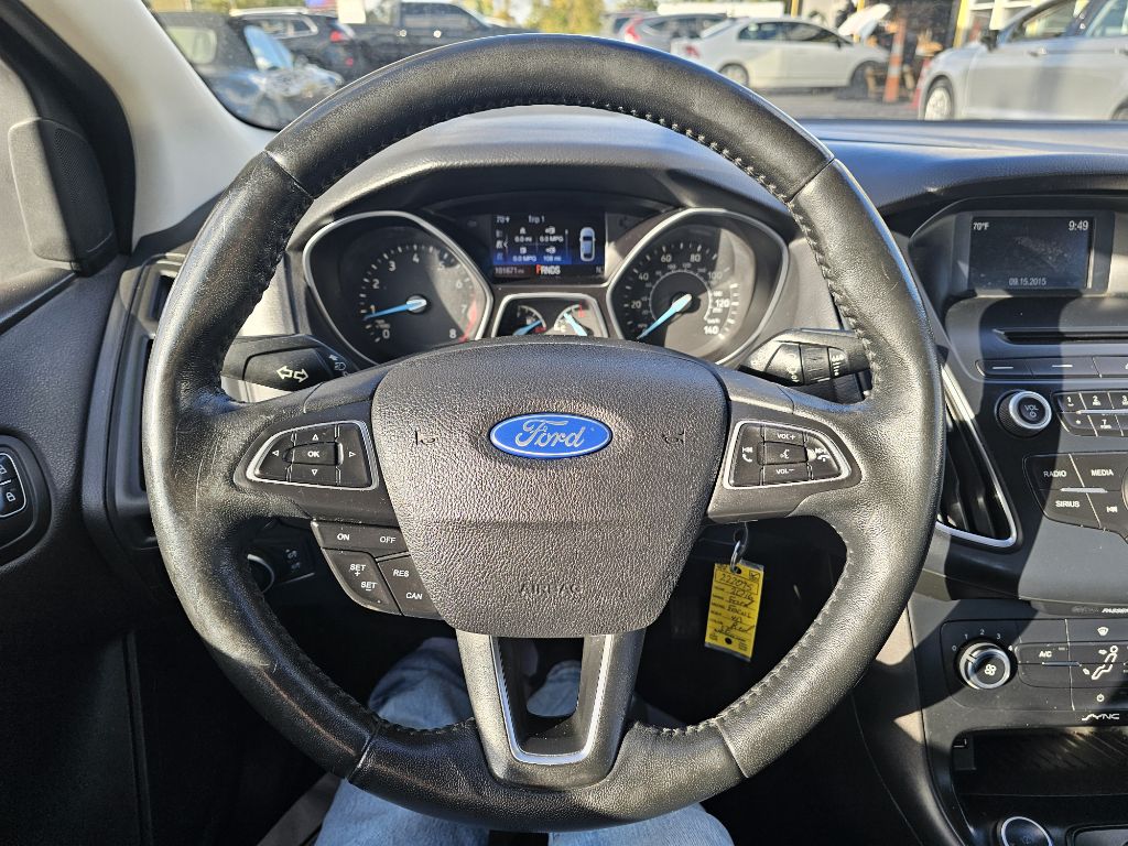 Photo 31 of this FORD FOCUS SE