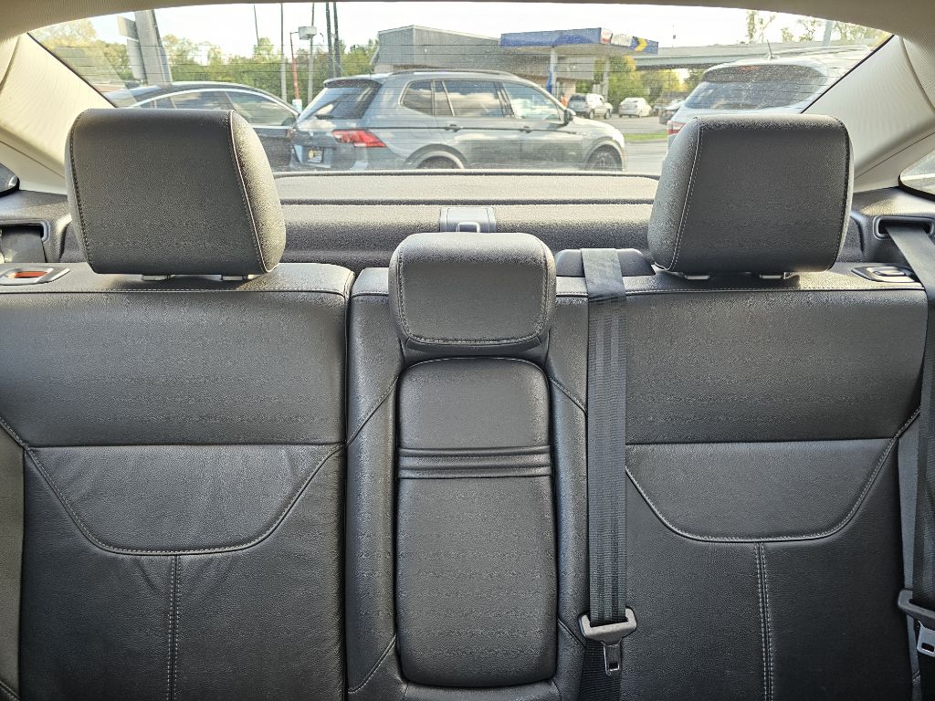 Photo 24 of this FORD FOCUS SE