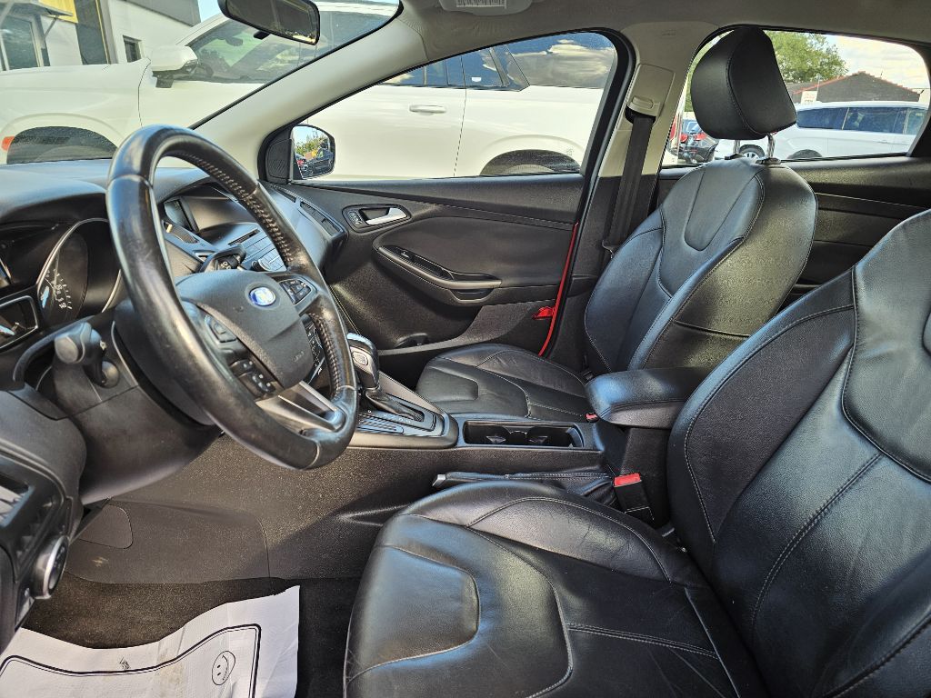 Photo 19 of this FORD FOCUS SE