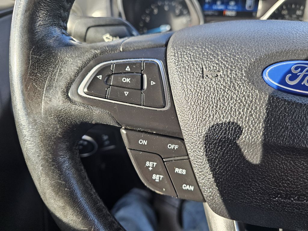 Photo 32 of this FORD FOCUS SE